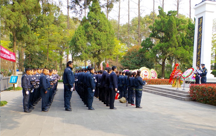 缅怀革命先烈——清明祭扫活动